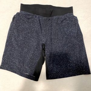 Lululemon Men’s THE lined shorts Sz. L